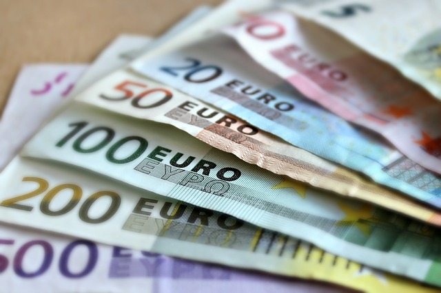 papírové eura.jpg